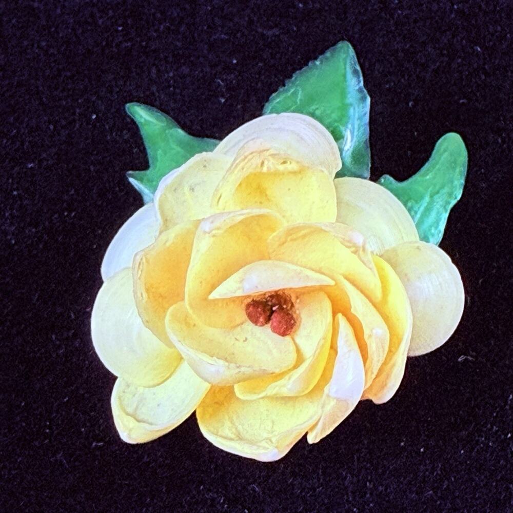 VINTAGE REAL TINY SHELLS PAINTED CELLULOID GARDENIA FLOWER BROOCH